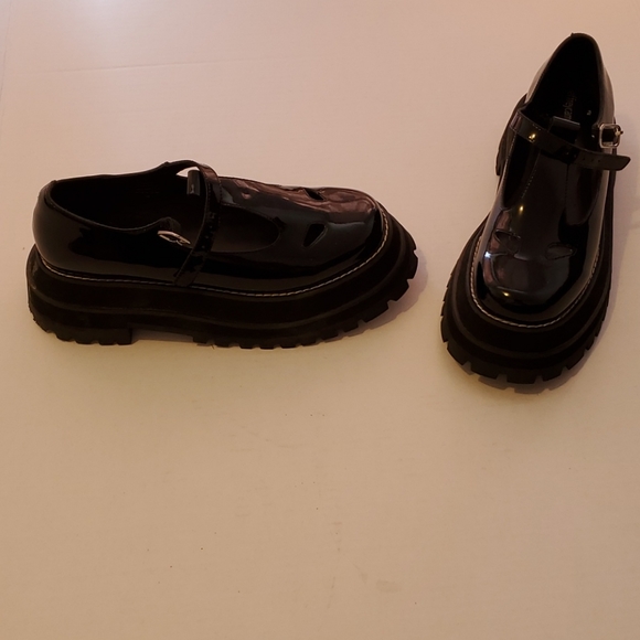 Jeffrey Campbell - Picture 2 of 4